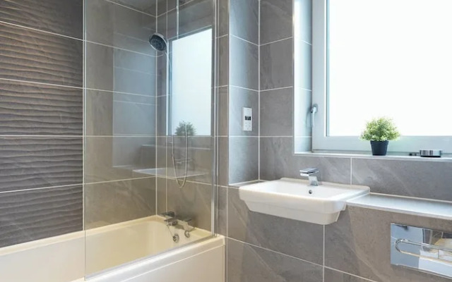 Serenity by the Water 3 bedroom London