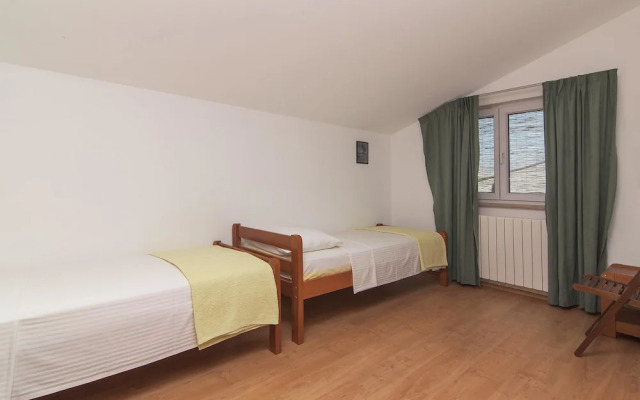 Apartments Levan Ceja