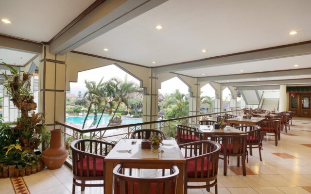Royal Orchids Garden Hotel & Condominiums