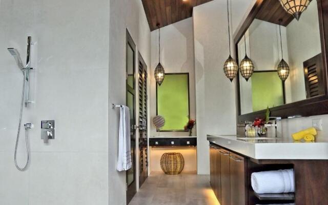 Golden Pineapple Villas