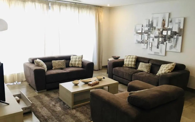 Executive 2 bedroom Apartment At East Legon