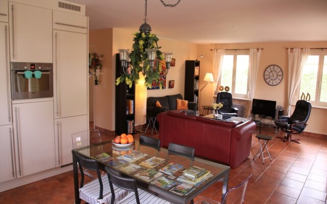 Spaciosu Holiday Home in Sadillac with Swimming Pool