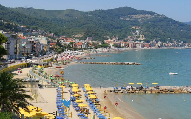 Tullia Relax Home 650 m dal Mare