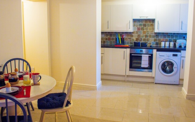 Hillbrook House Apartment 9