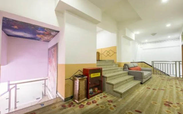 Shengbai Theme Hotel (Jiangbei Airport Branch)