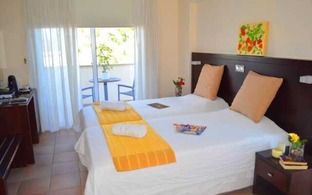 Andreas & Melani Beach