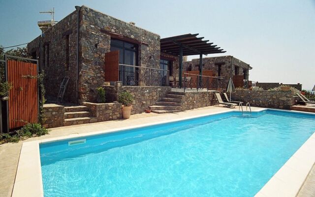 Villa Elafonisi Situated On The Edge Of A Hill Just 200M Opposite The Beach