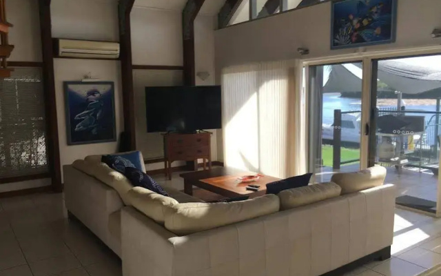 Hinchinbrook Resorts
