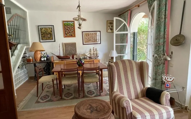 Spacious House w/ Private Pool Next to Golf Club