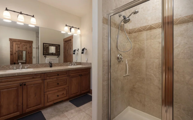 19th Hole 3 Bedroom Cabin