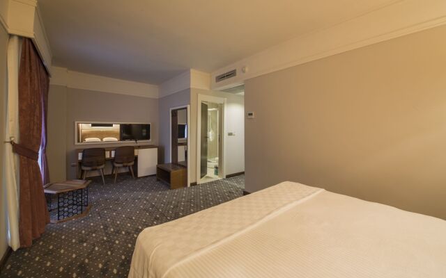 Jolnar Garden Hotel