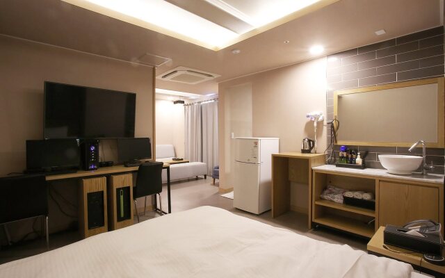 A7 Hotel