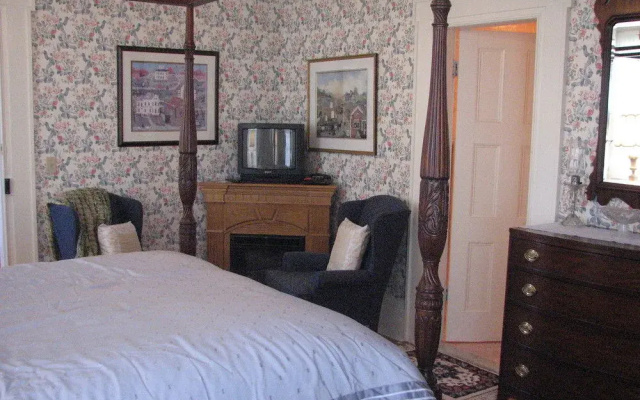 The Bykenhulle House