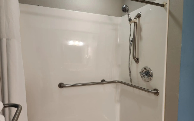 Days Inn & Suites By Wyndham Thibodaux