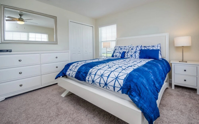 Romeo Circle Villa Storey Lake 1