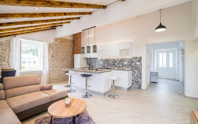 Nice Home in Slano With 6 Bedrooms and Wifi