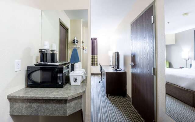 Super 8 by Wyndham Truro NS