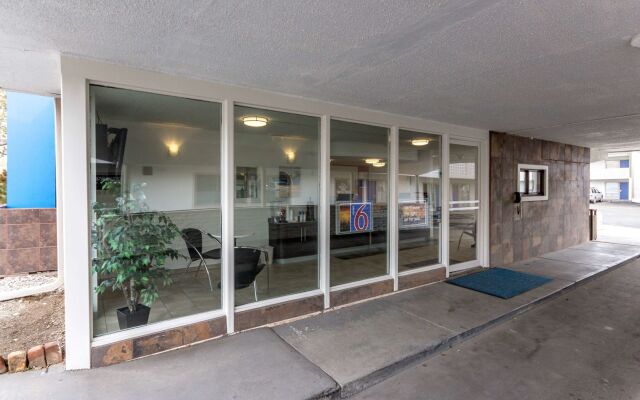 Motel 6 Butte, MT - Historic City Center