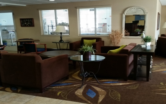 Holiday Inn Express & Suites New Buffalo by IHG