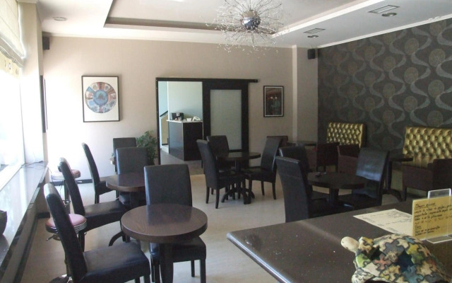 Hotel George