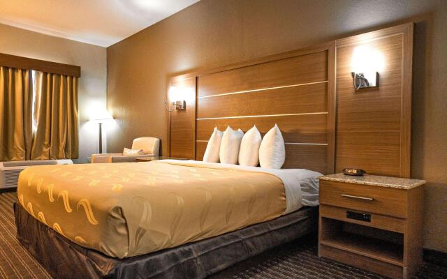 Quality Inn & Suites near Six Flags - Austell