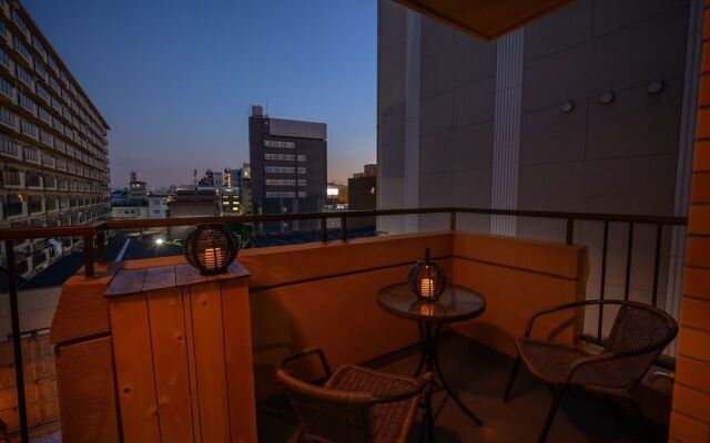 Strata Hotel
