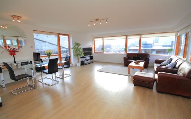 Pearse Street Penthouse