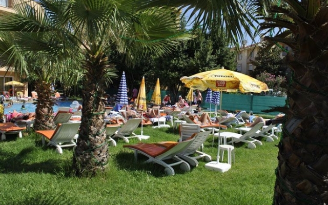 Club Dena Apartments