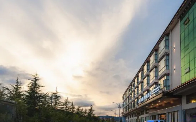 Xiangge Boya Hotel (Bus Station) – Exterior – Shangri-La
