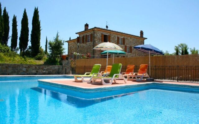 Stunning private villa for 8 guests with private pool, WIFI, TV, terrace, pets allowed and parking