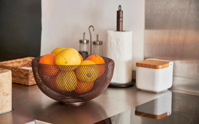 Renovated Charming Apartment, By TimeCooler