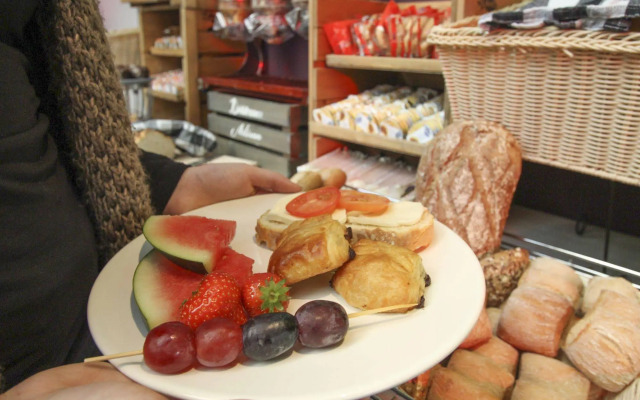 Amsterdam Teleport Hotel