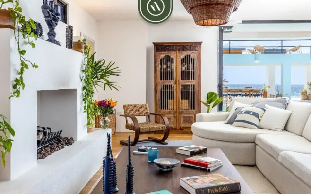 Oceanfront 10 BR Villa With Pool - Jacuzzi - Beach