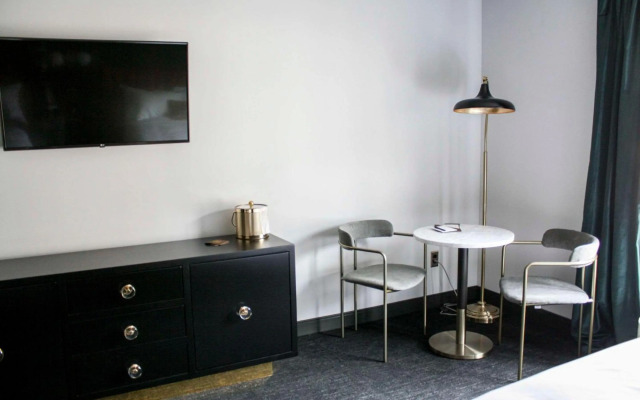 The Inn Hotel, Ascend Hotel Collection