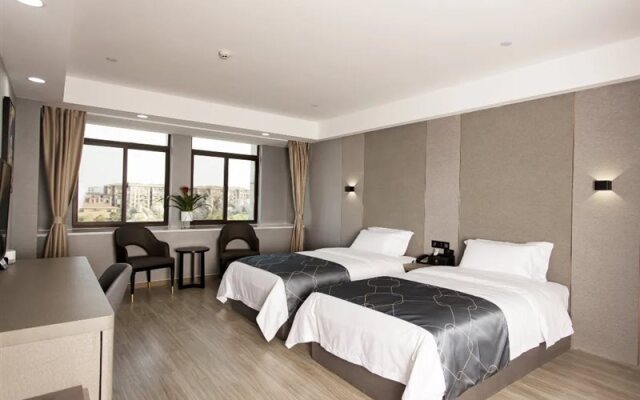 Chonpines Hotel (Yancheng Airport)