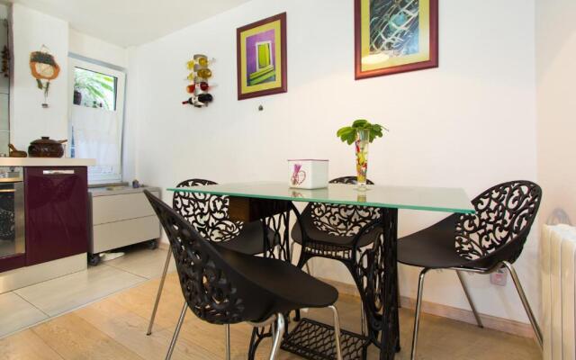 Guest House More