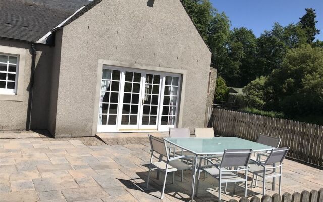 Rural Retreat 2 Miles From Perth, Pets Welcome