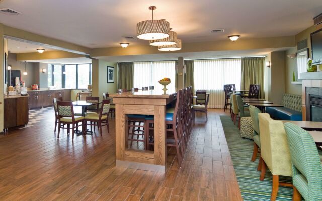 Hampton Inn New Philadelphia