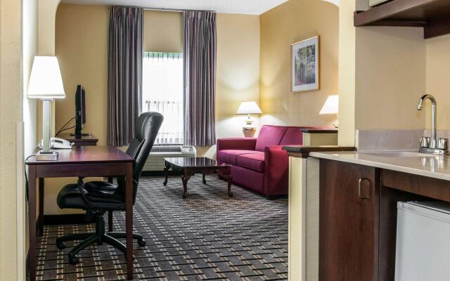 Clarion Inn & Suites Northwest