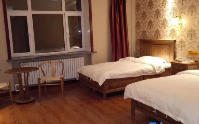 Xuexiang Holiday Hotel