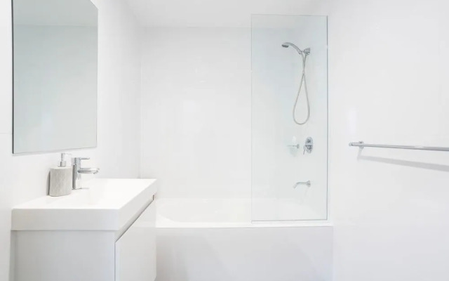 Boutique Apartment - Nearby Transport & Mall