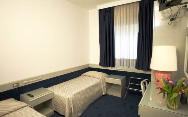 Club Hotel