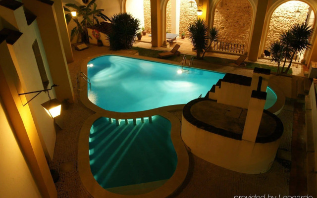 Pousada Convento de Evora - Historic Hotel