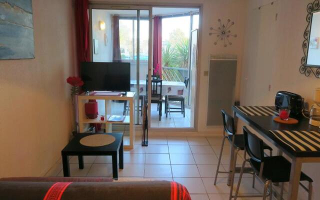 Appartement residence avec piscine a deux pas des plages