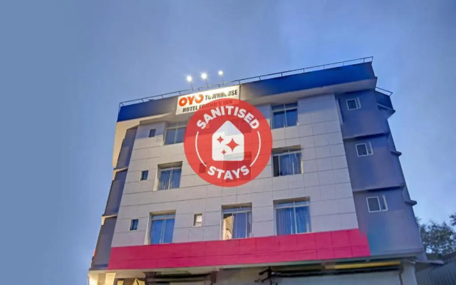 OYO 81349 Townhouse Friends Inn