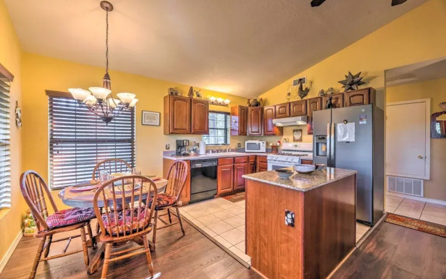 Ruidoso Cabin w/ Hot Tub & Mtn Views!