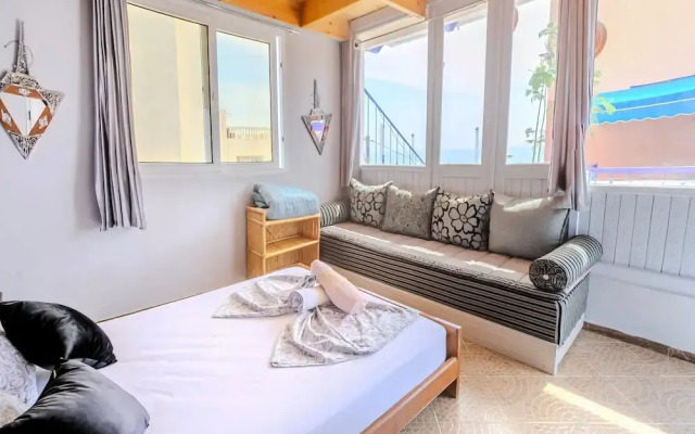 Bluerina Camp Hostel