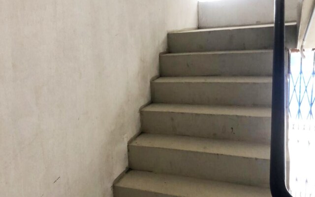 SPOT ON 90112 Semporna Bee Hive - Hostel