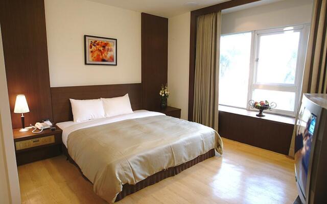 Takatama Hotel