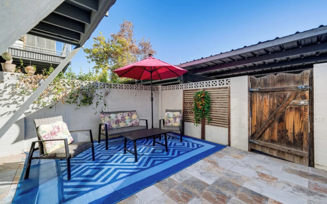 Scottsdale Townhome: Furnished Patio & Pool Access